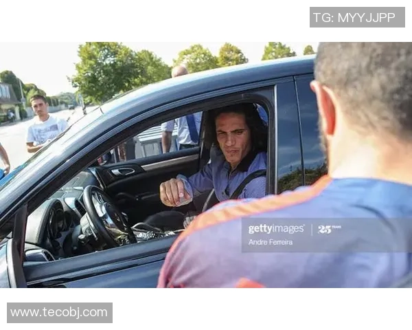 足球明星卡宴的真实身份揭秘与成就分析