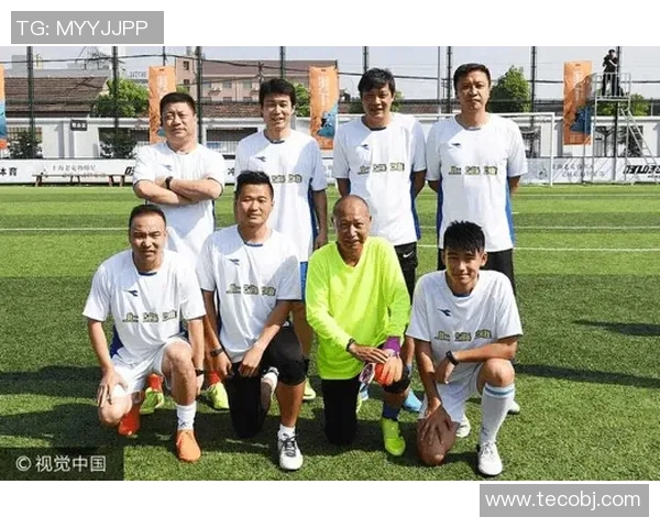 足球明星巅峰时刻精彩回顾让你重温绿茵场上的辉煌瞬间